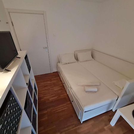 Apartmani Lovre I Zara Exteriér fotografie