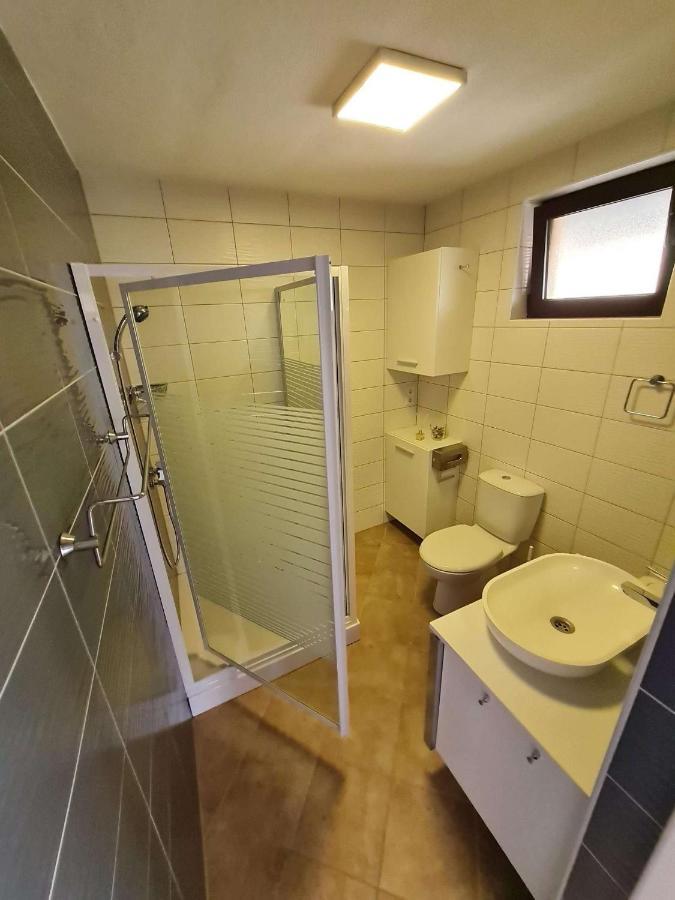 Apartmani Lovre I Zara Exteriér fotografie