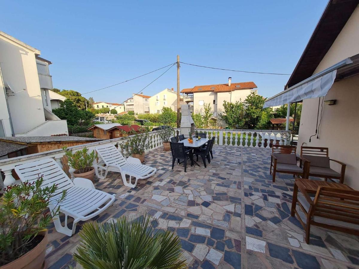 Apartmani Lovre I Zara Exteriér fotografie