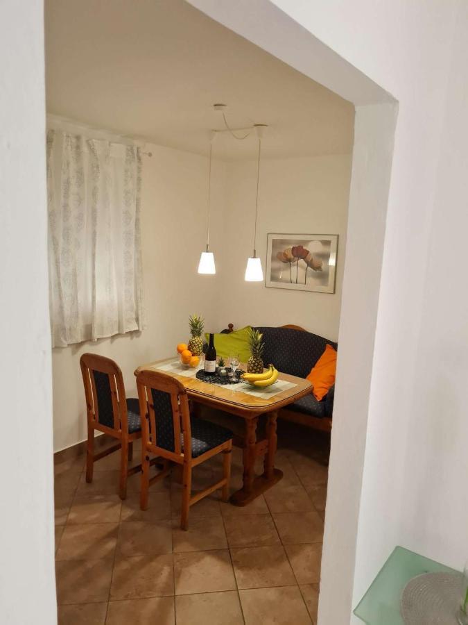 Apartmani Lovre I Zara Exteriér fotografie