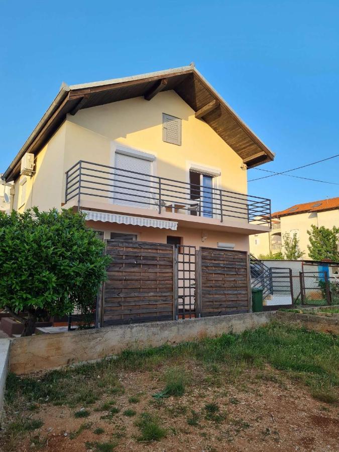 Apartmani Lovre I Zara Exteriér fotografie