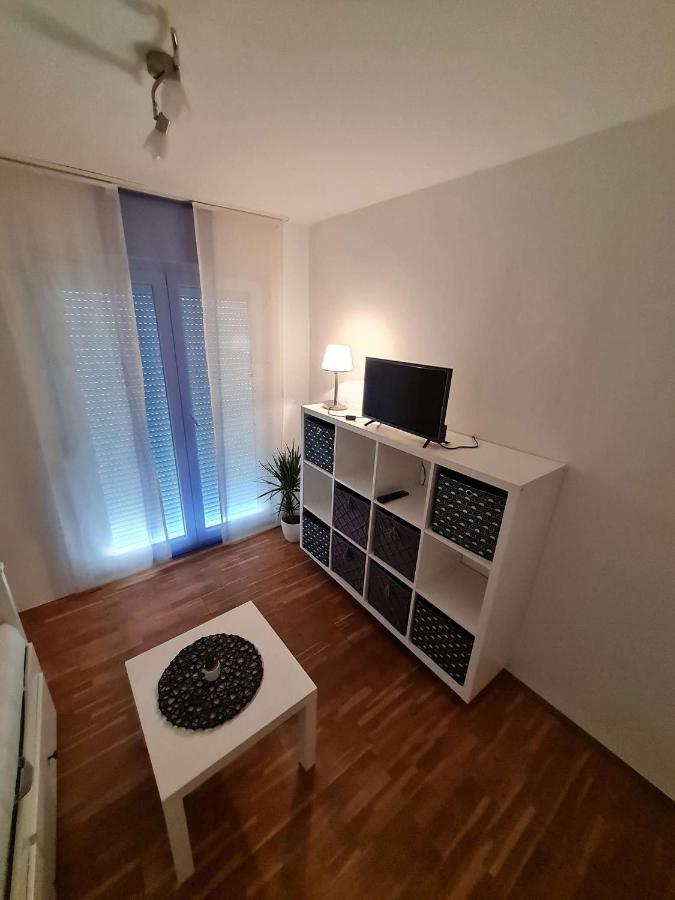 Apartmani Lovre I Zara Exteriér fotografie