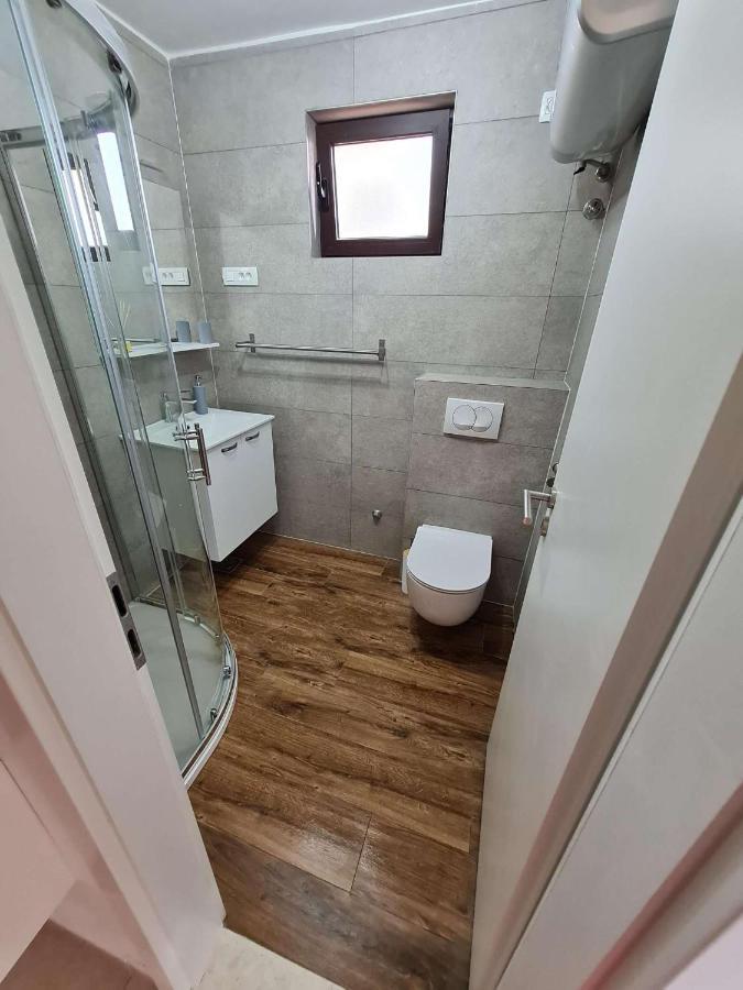 Apartmani Lovre I Zara Exteriér fotografie