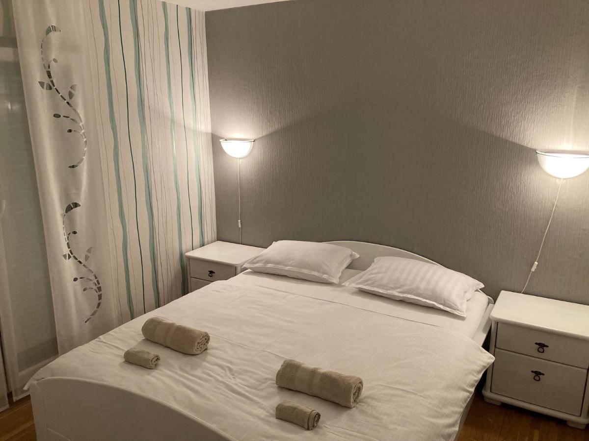 Apartmani Lovre I Zara Exteriér fotografie