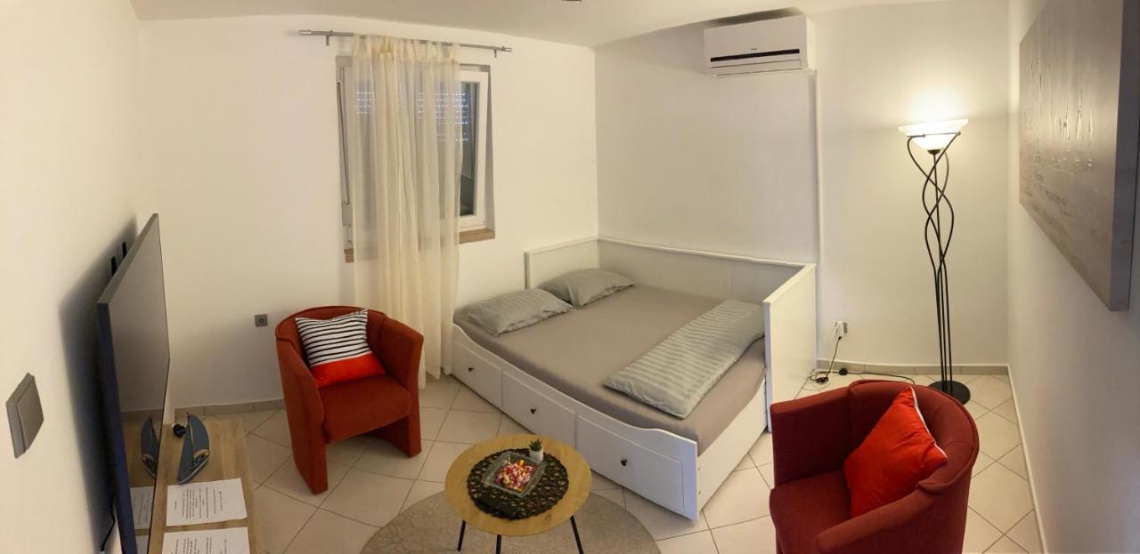 Apartmani Lovre I Zara Exteriér fotografie