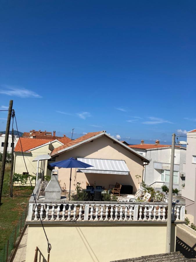 Apartmani Lovre I Zara Exteriér fotografie
