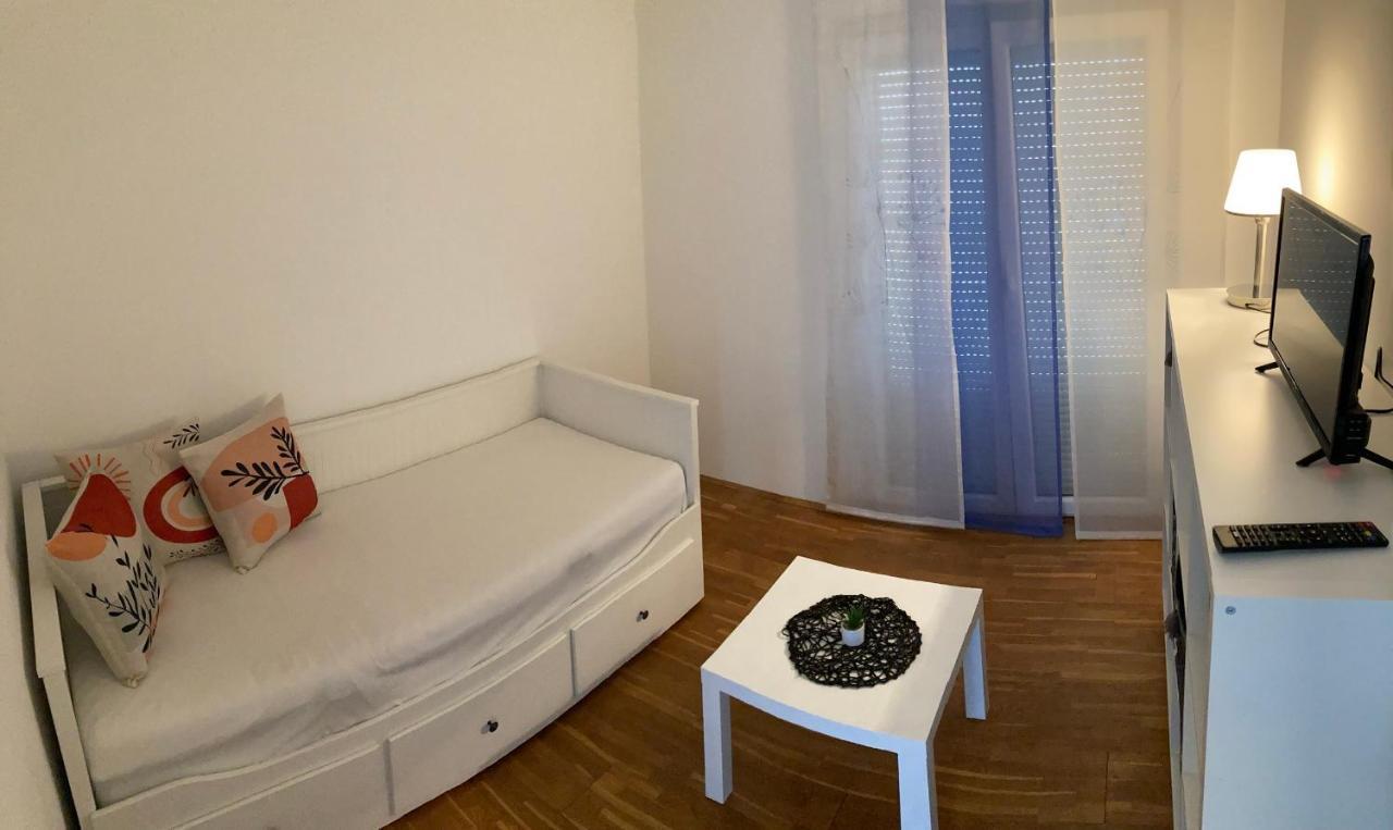 Apartmani Lovre I Zara Exteriér fotografie