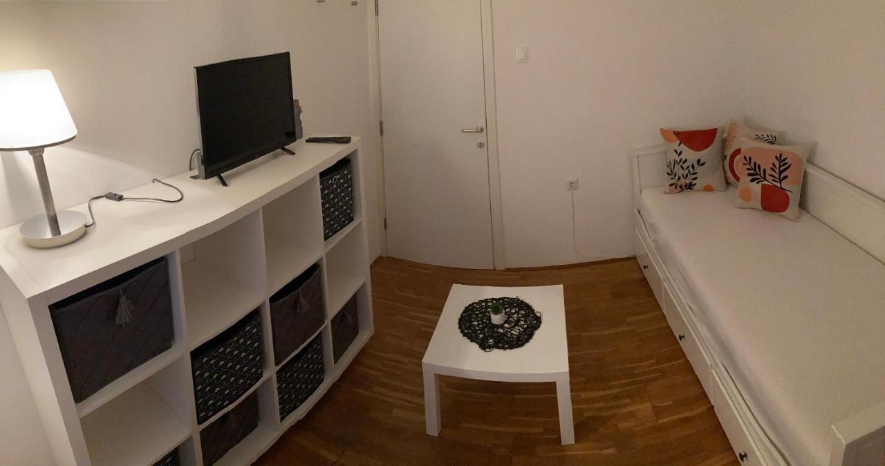 Apartmani Lovre I Zara Exteriér fotografie
